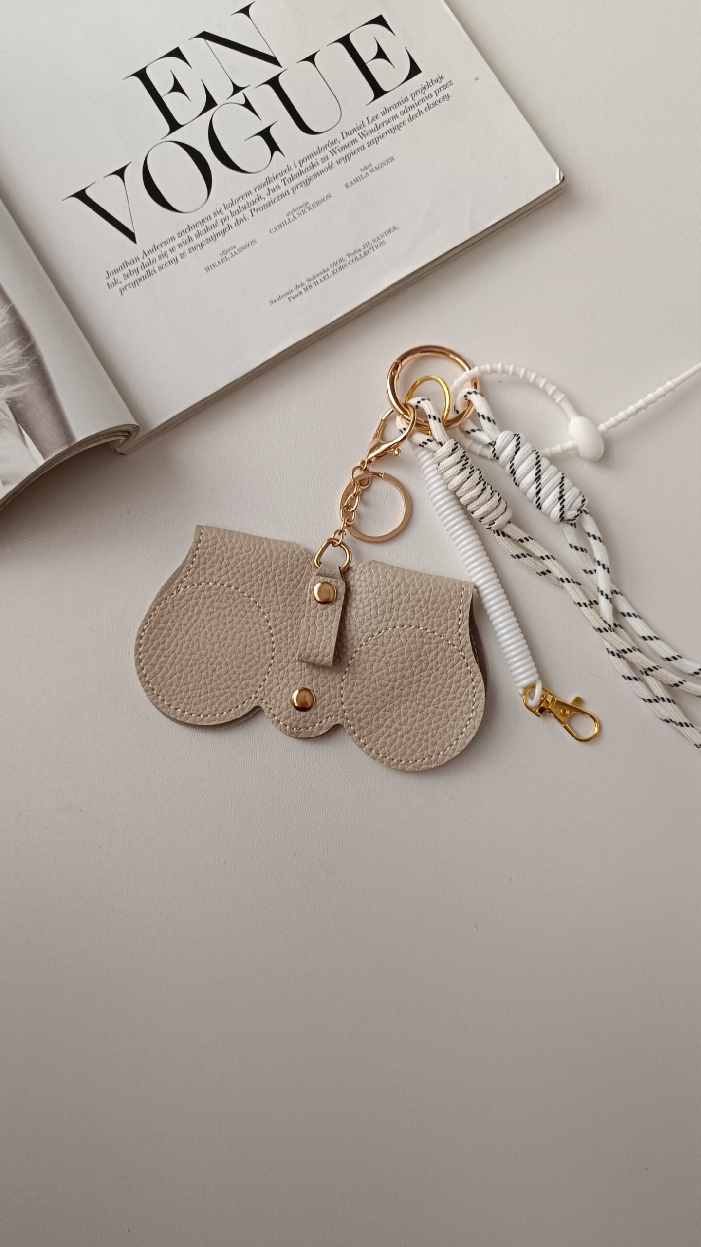 Brelok etui na okulary ecru - obrazek 2